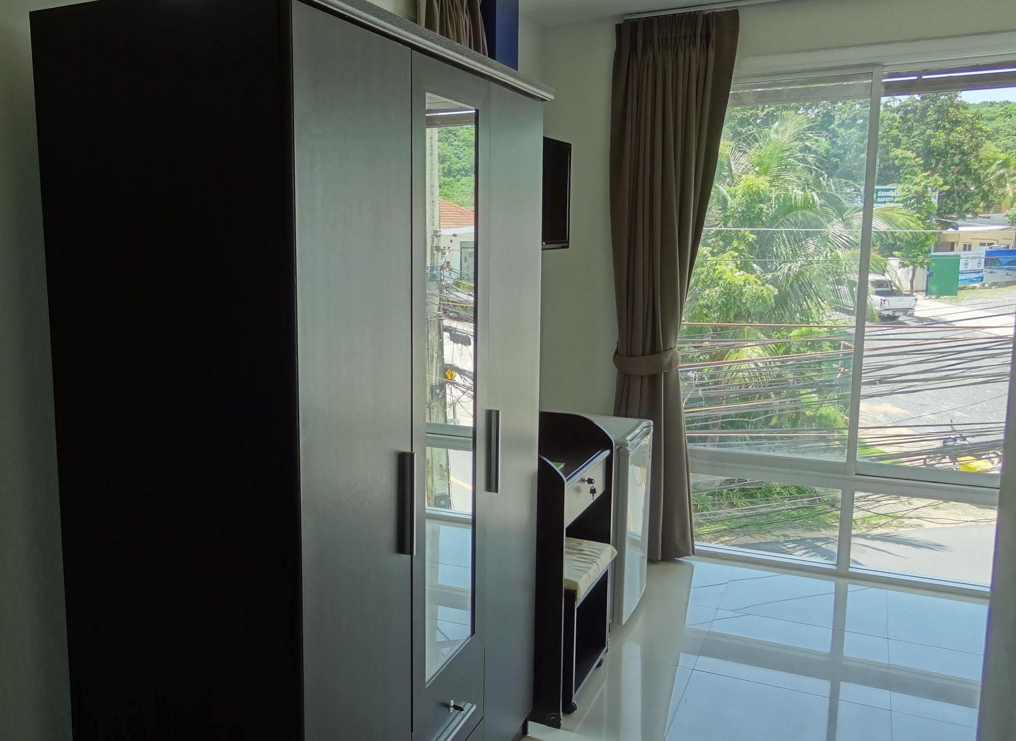 But Different Phuket Boutique Hotel Nai Harn Exterior foto